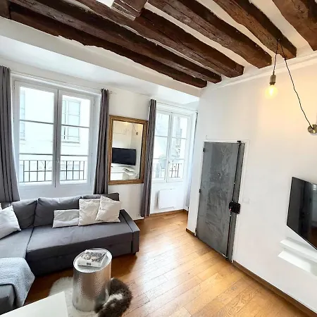 Charming Parisian 2 *