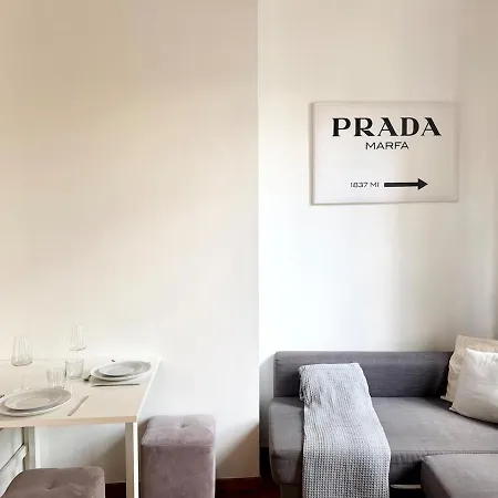 Apartment Charming Parisian 2 *