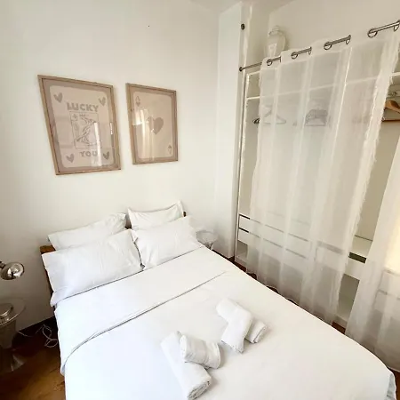 Charming Parisian 2 Apartment *