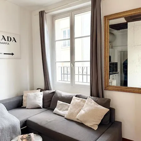 Apartment Charming Parisian 2 *